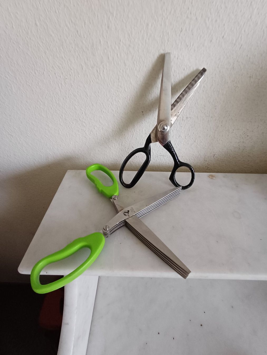 Tutti gli attrezzi: Küchenchere 19 cm und Zackenschere 18 cm – Usato da Marly venduto da Rolmax