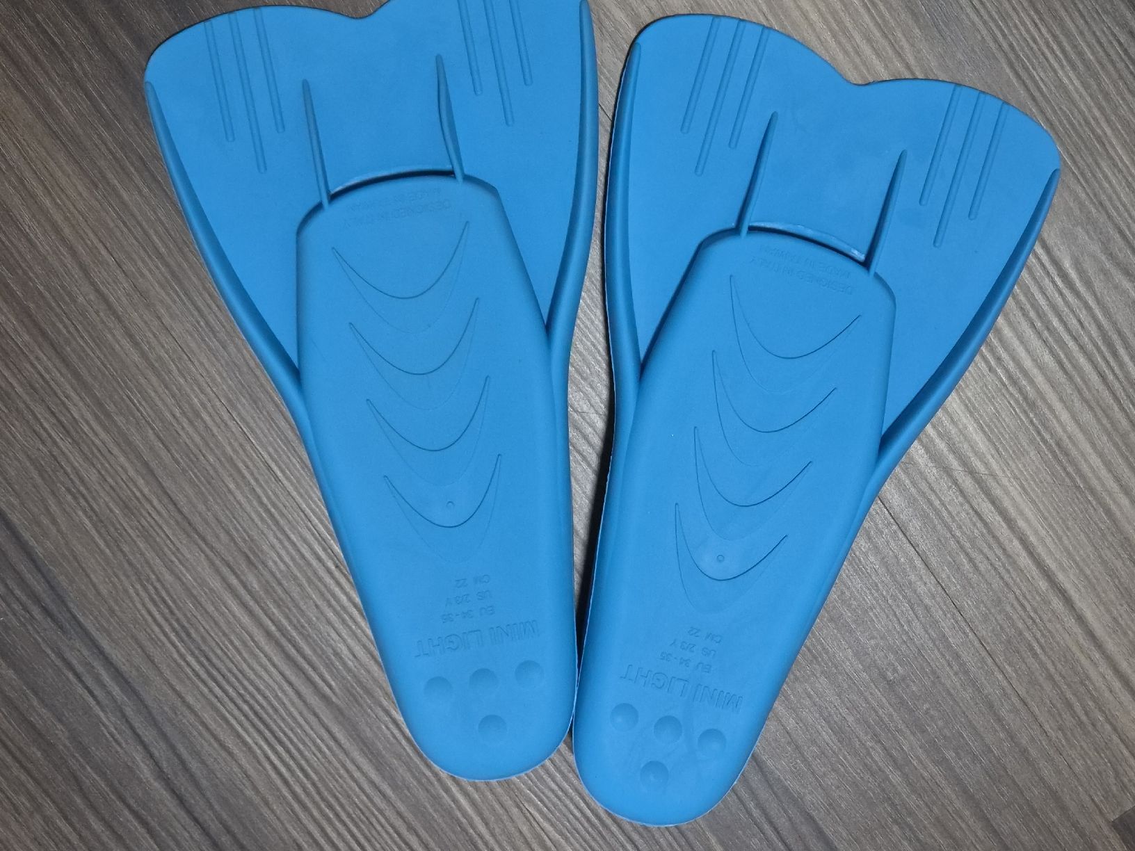 Cressi Pinne, Maschere & Boccagli: Cressi Mini Light Flossen blau EU 34-35 Kinder – Usato da Altishofen venduto da tammy05 1