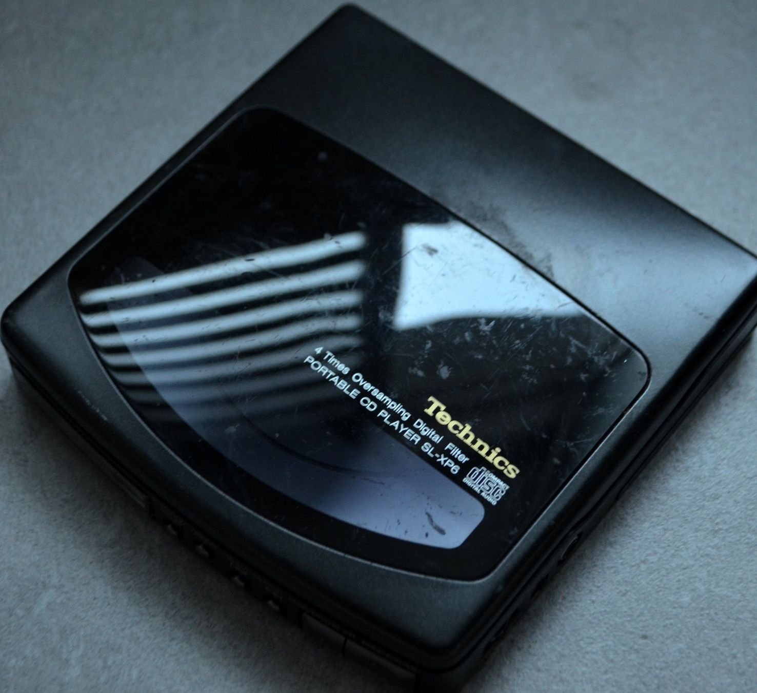 Lettore multimediale portatile: Technics SL-XP6 Discman CD Player – Usato da Collonges venduto da arashee