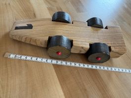 Formel 1 Auto aus Holz