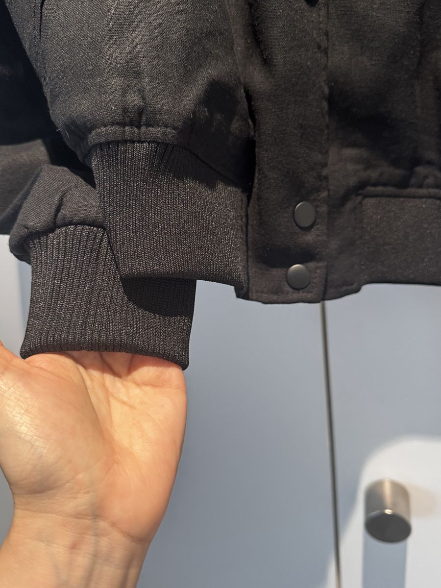 H&M Vestes: Bomberjacke H&M – Neuf avec emballage d'origine à Rapperswil SG par Hel_rpq5 5
