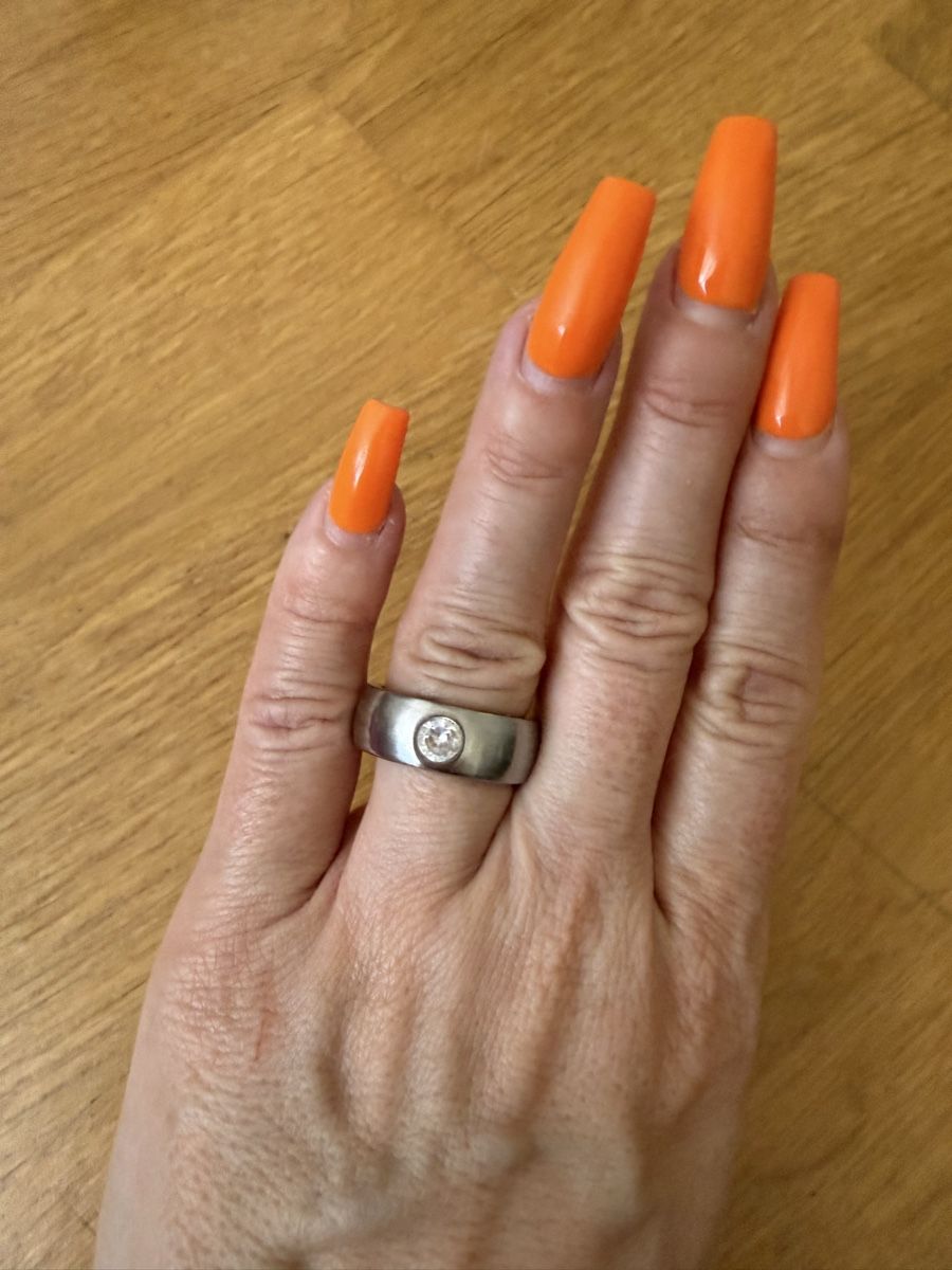 Bagues: Ring mit Zirkonia Stein Silberfarben – D'occasion à Richterswil par cobruetsch
