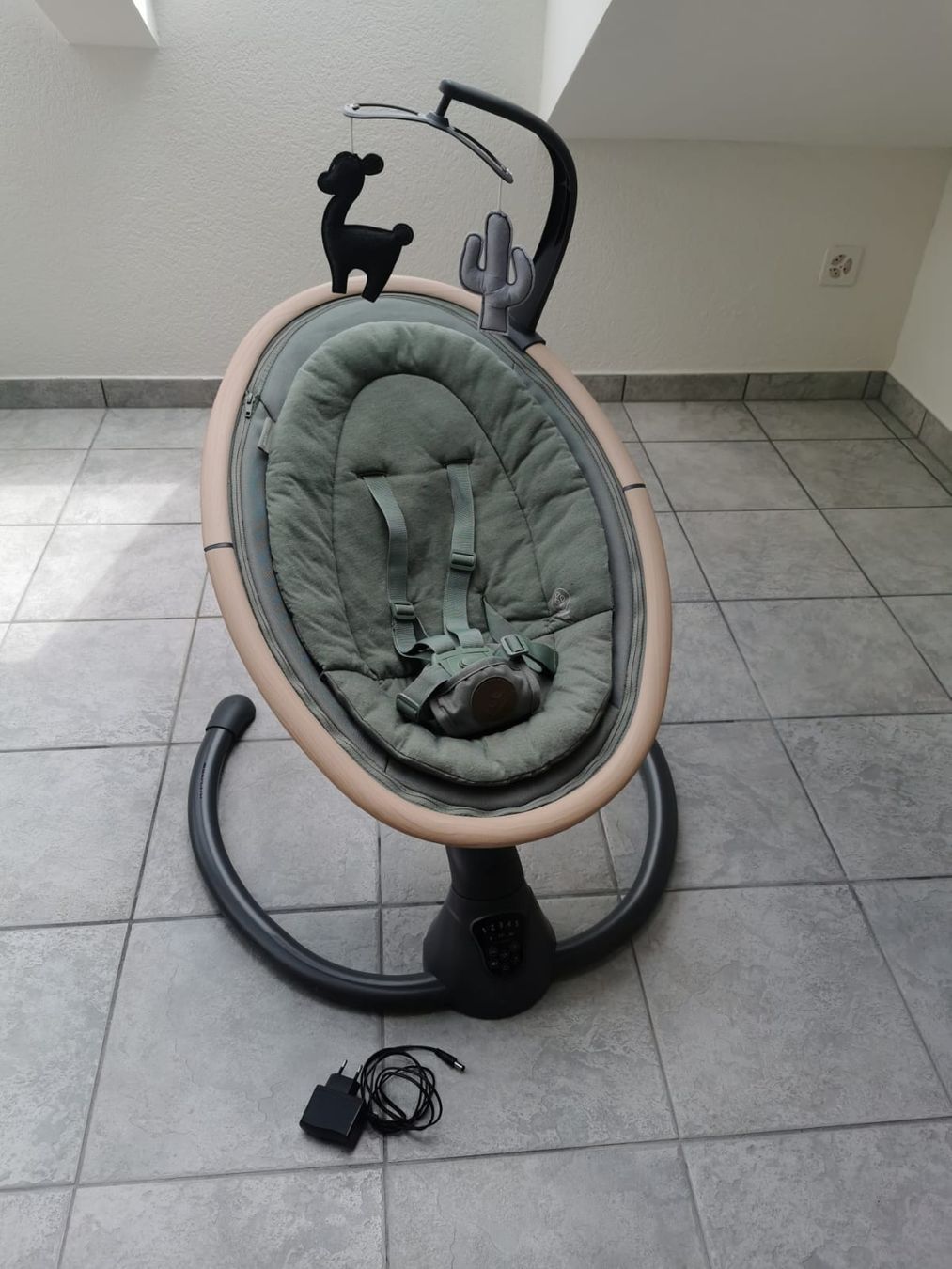 Maxi-Cosi Sdraiette & Sdraiette a dondolo: Maxi Cosi Cassia Swing / Babywippe – Usato da Brislach venduto da haexxxli