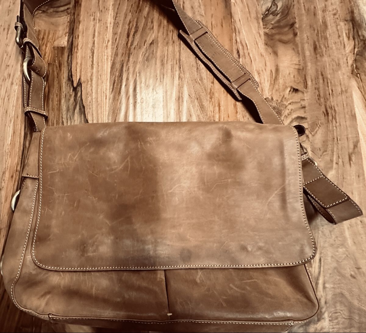 Taschen: Ledertasche Stylisch – Neu (gemäss Beschreibung) aus Oberuzwil von Lebilebi 5