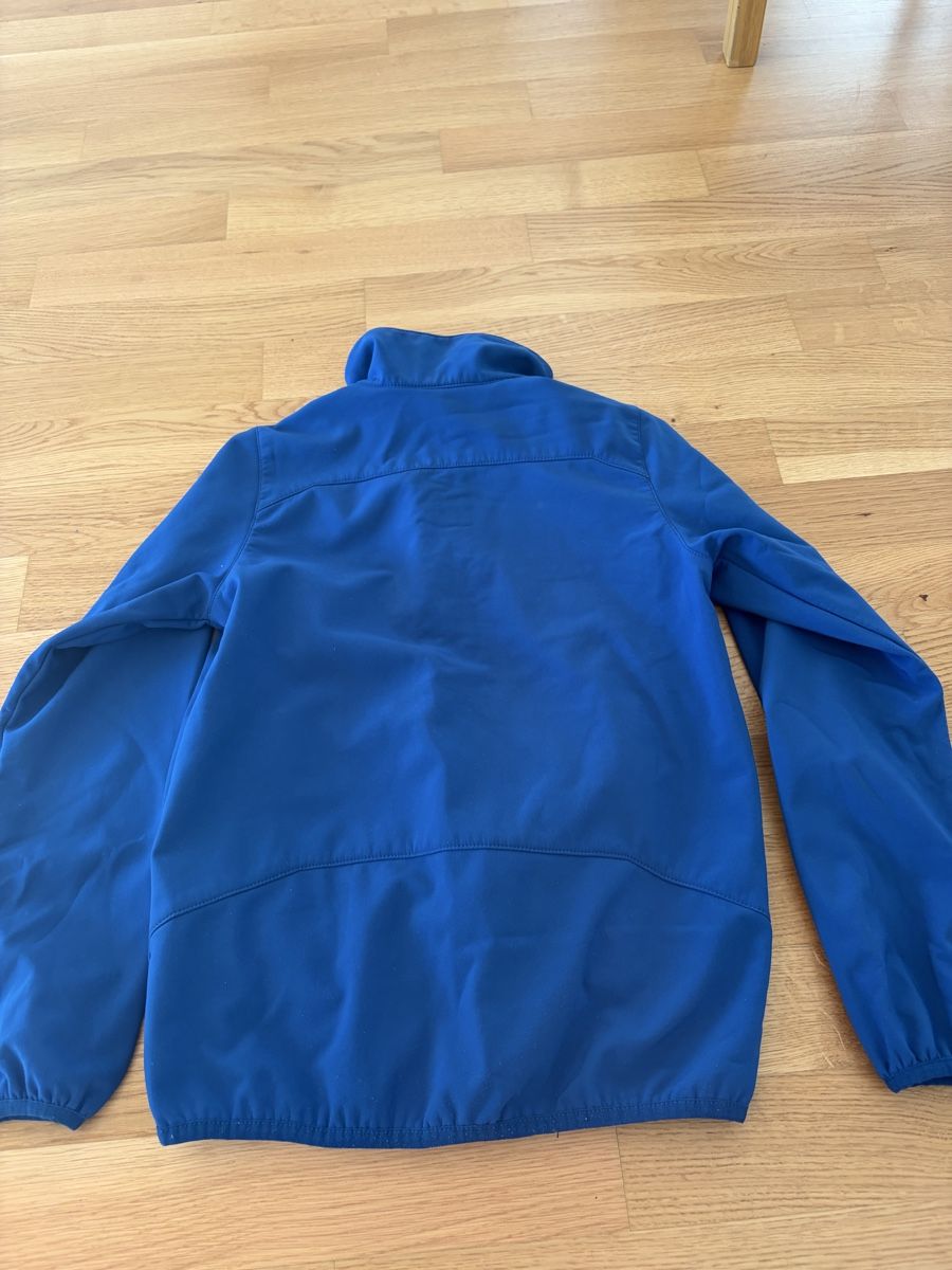 Helly Hansen Giacche & Cappotti: HH Jacke Gr.140 – Usato da Gümligen venduto da Monica-h 1