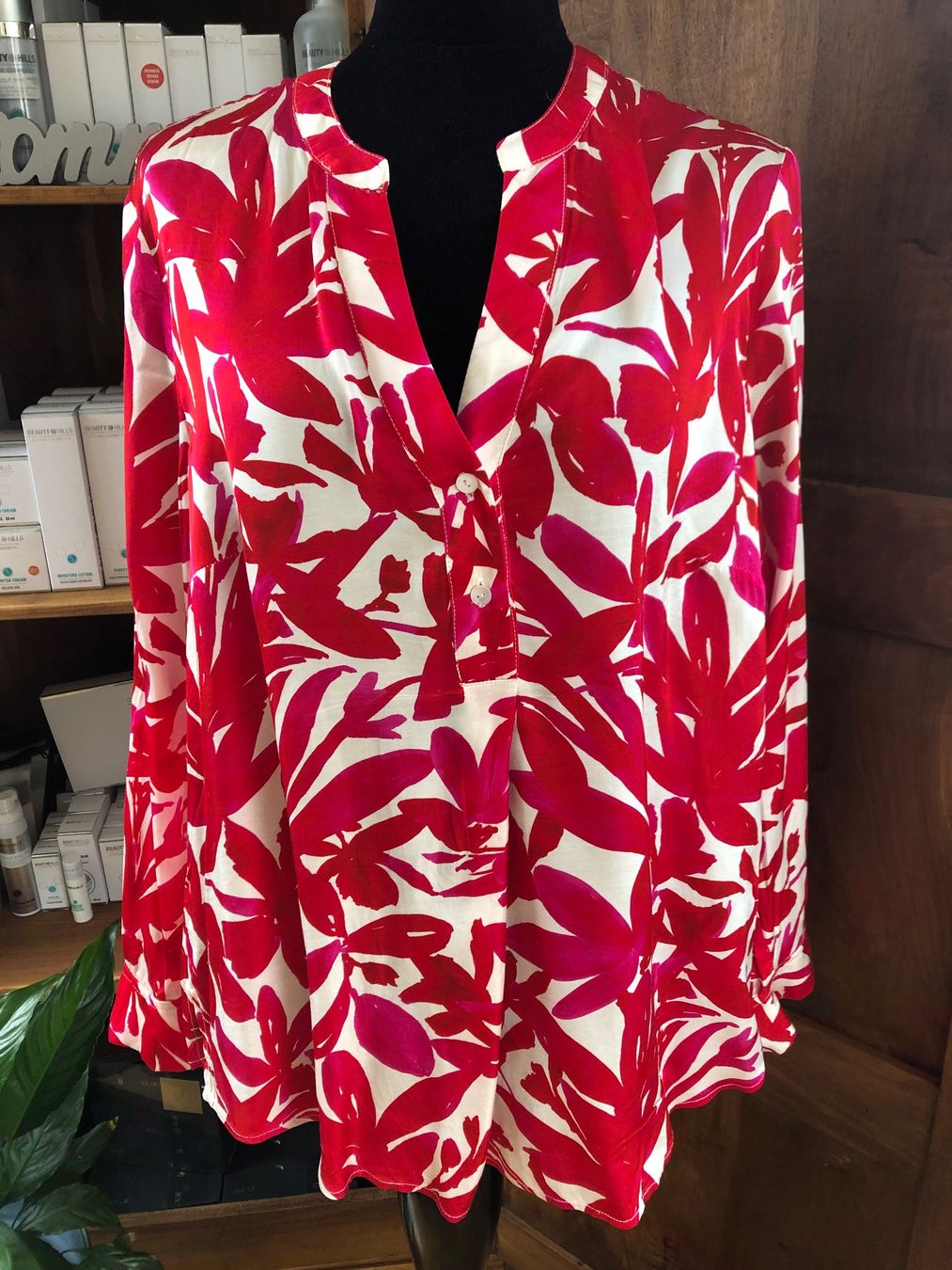 Camicette: Damen Bluse rot weiss Blumenmuster – Nuovo e nell'imballaggio originale da Arlesheim venduto da leyRum4.5