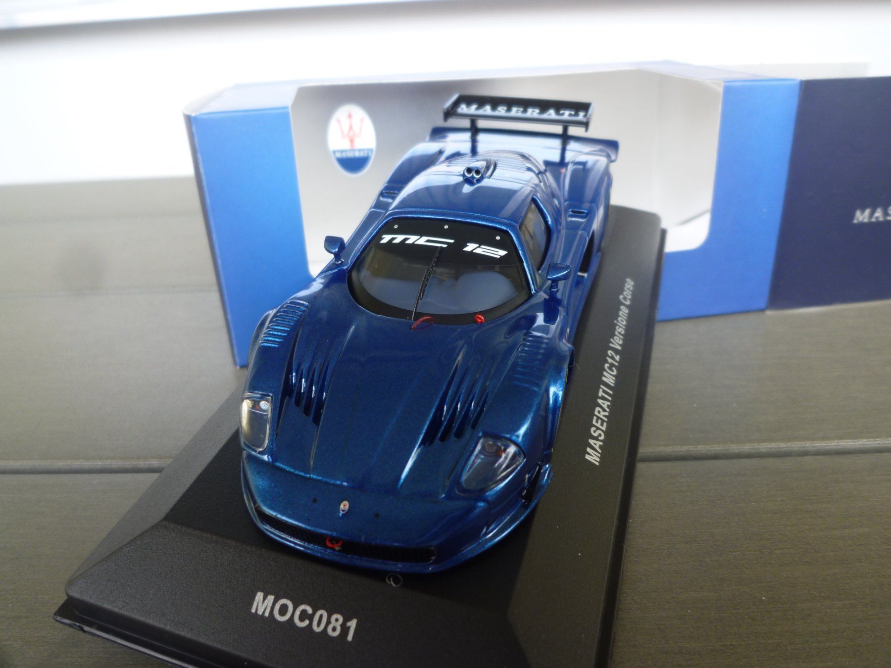 Maserati Modellini d'auto: Maserati MC12 Versione Corse – Nuovo e nell'imballaggio originale da Flawil venduto da Imperiosud 2