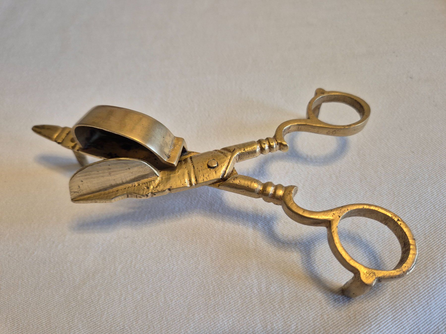 Tous les outils: Antike Messingschere, Dochtschere, ca. 19. Jh. – D'occasion à Bern par aronari 3