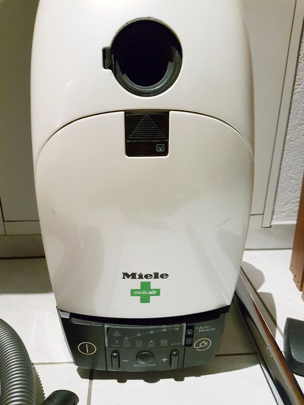 Miele Aspirapolveri & Accessori: Miele Medicair Staubsauger – Usato da Wallisellen venduto da Swissline11 1