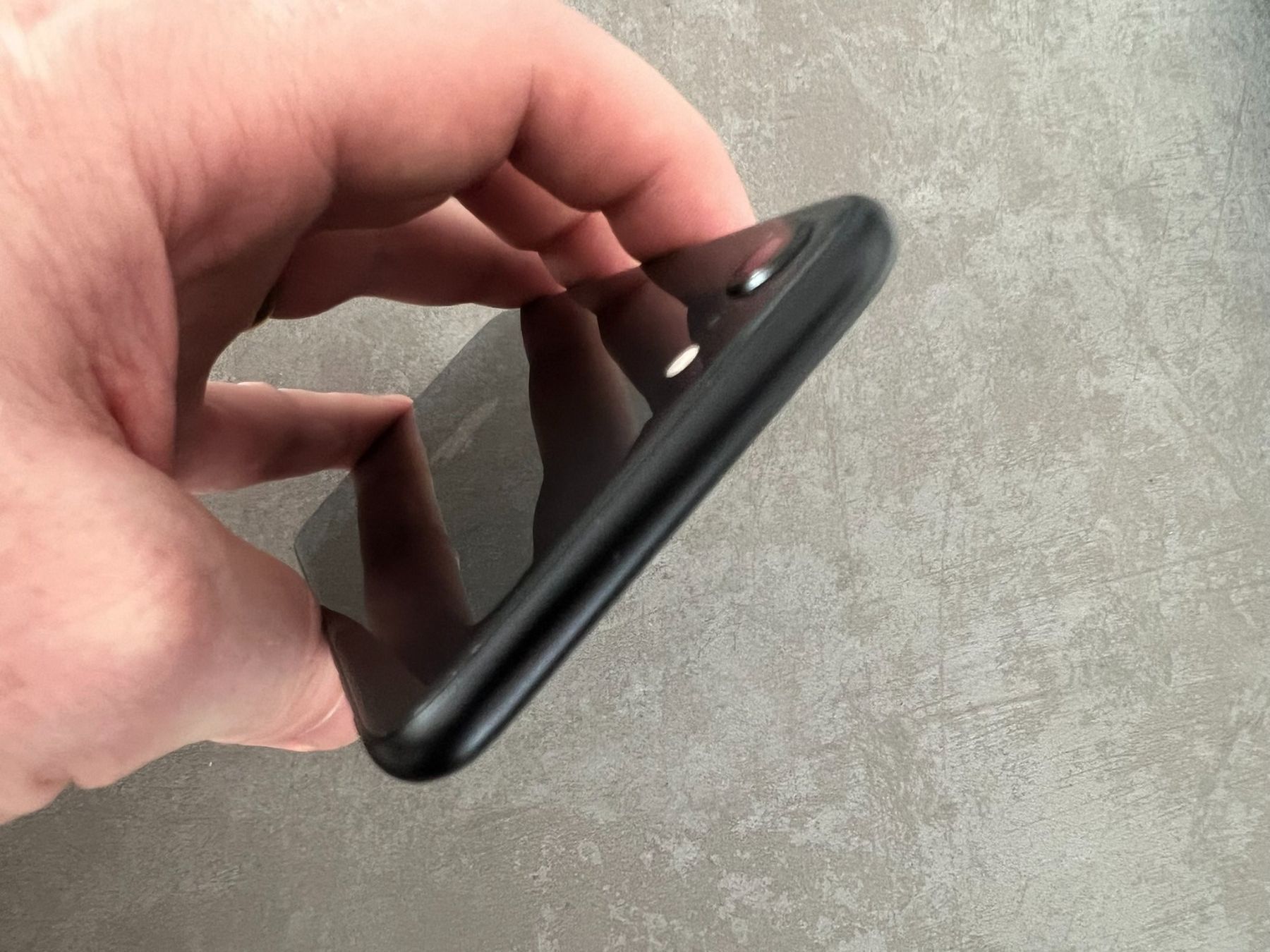 Apple Telefoni cellulari / Smartphones: iPhone SE, 64GB, 2. Generation, schwarz, neuwertig – Usato da Hünenberg venduto da CardDrop 3