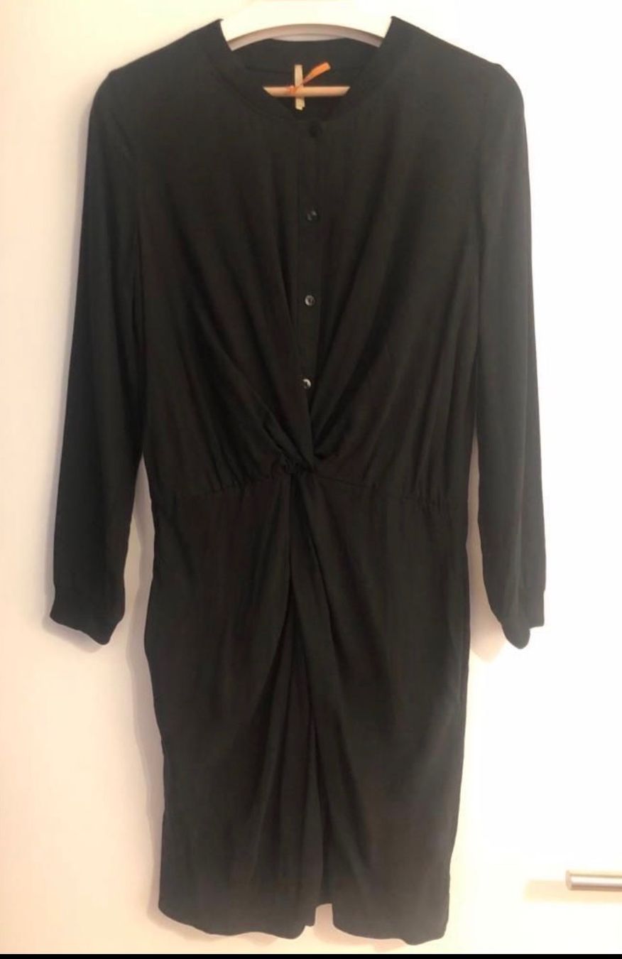 Hugo Boss Robes: Hugo Boss Kleid Schwarz – D'occasion à Muhen par Cottoneyes