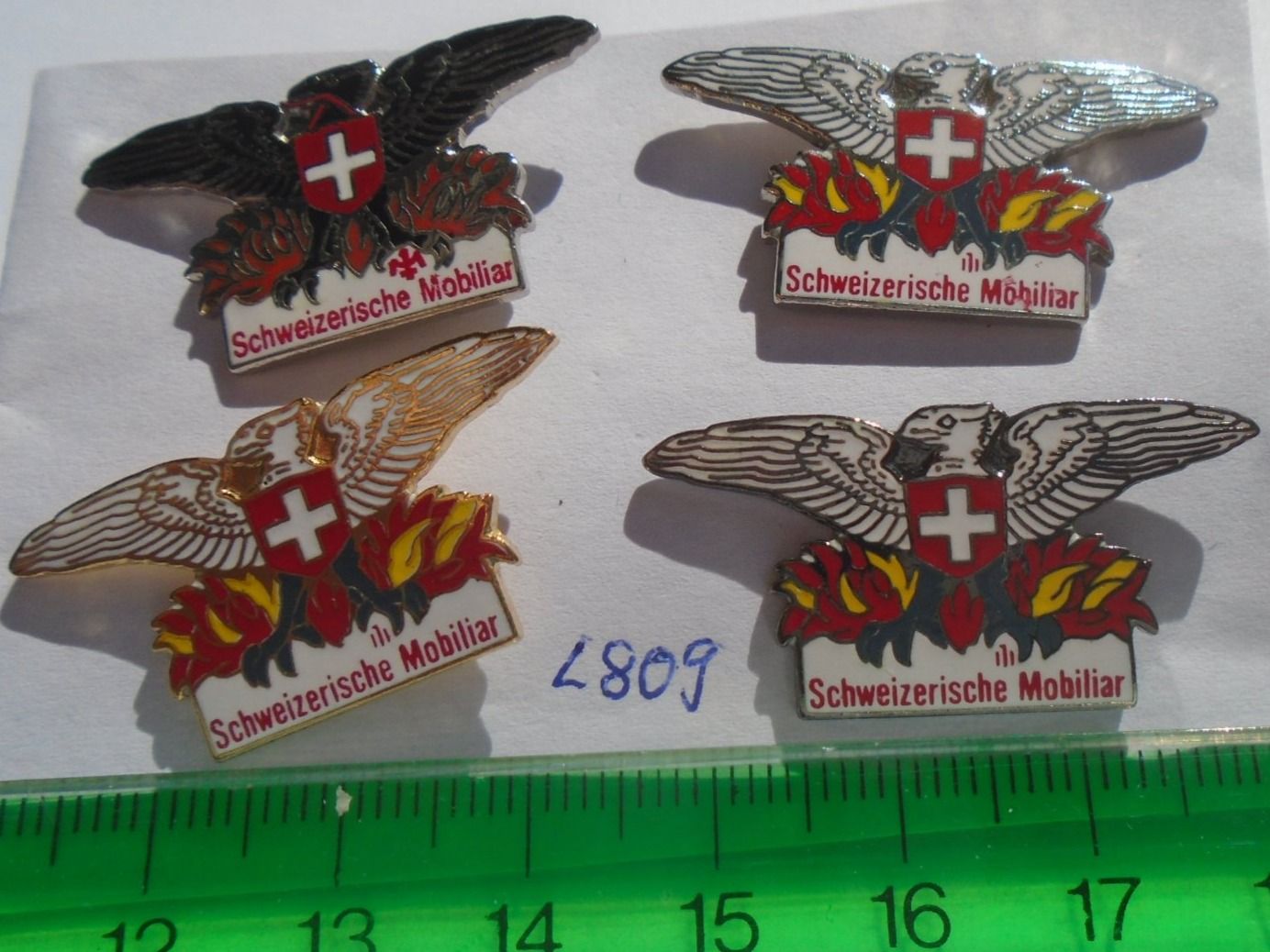 Placchette & Badge: 4 Schweizer Mobiliar Pins (L809) – Usato da Winterthur venduto da Beli2000