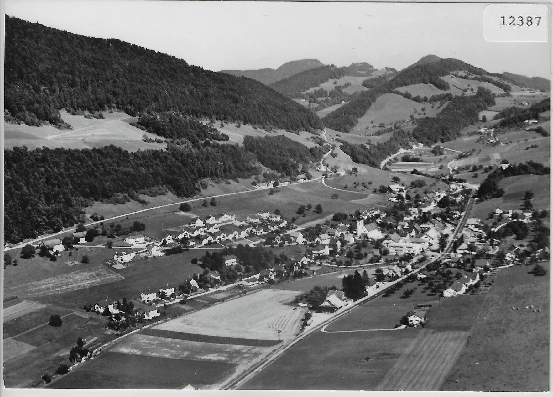 Cartoline postali: Flugaufnahme Holderbank SO – Antico da Ettingen venduto da Kartenplanet