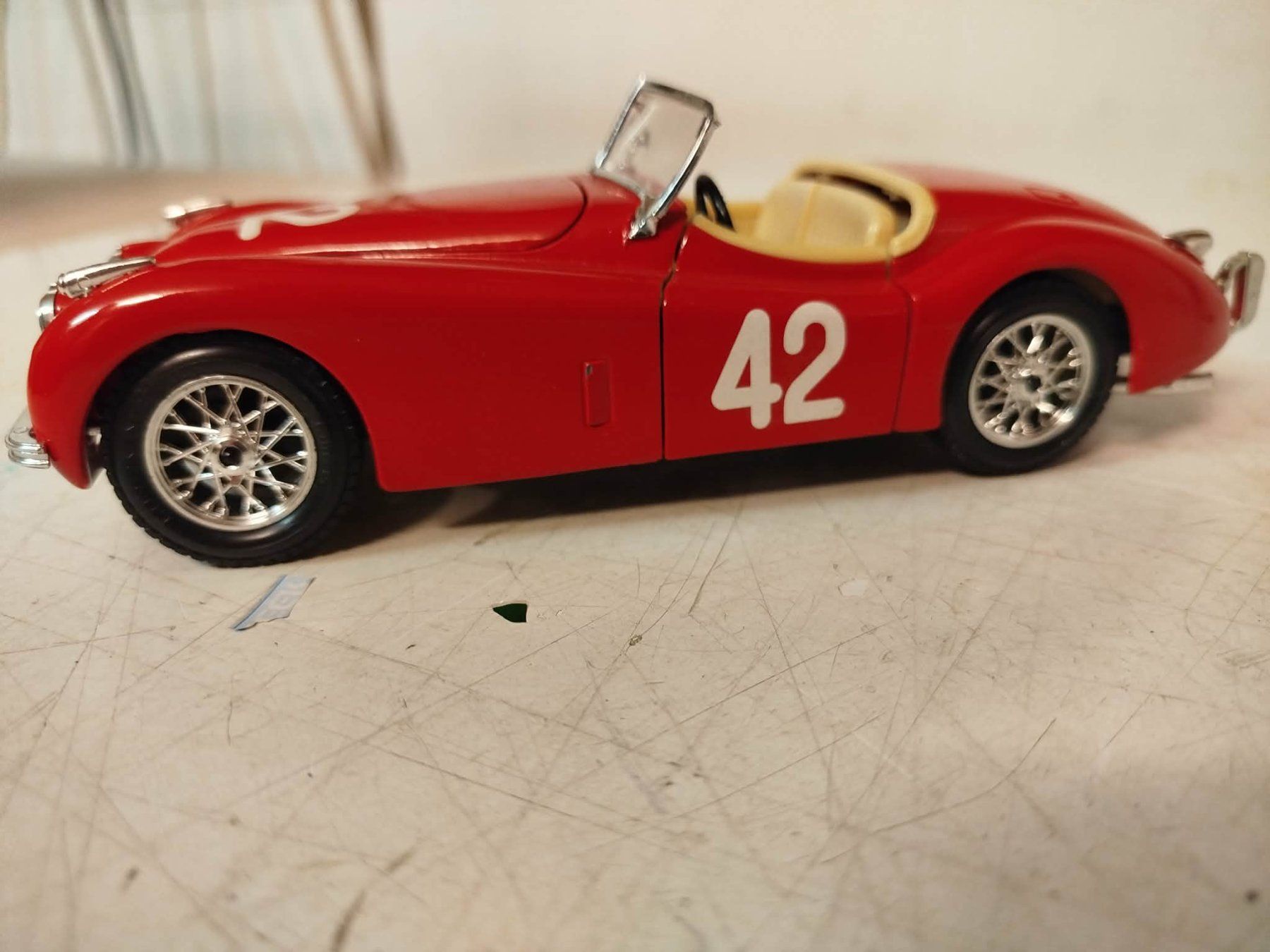 Jaguar Voitures modèles: Jaguar XK120 Burago – D'occasion à La Chaux-de-Fonds par Emmaus2300CDF