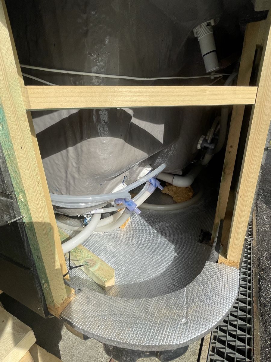Whirlpool: Whirlpool  Wellis  – Defekt aus Klosters von Johanputzi 5