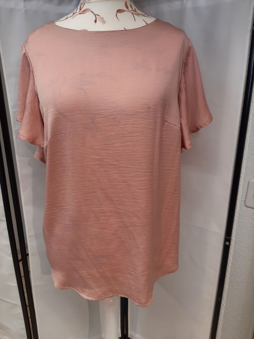 Camicette: Satin-Bluse Rosé Gr. 44 – Usato da Emmetten venduto da SecondhandSiska