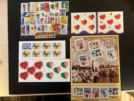 () Lot timbres neufs 2000**