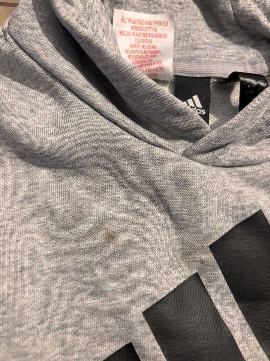 Adidas Maglioni & Felpe: Adidas Kinder Hoodie Gr. 128 Grau – Usato da Lupsingen venduto da Butzelma 2