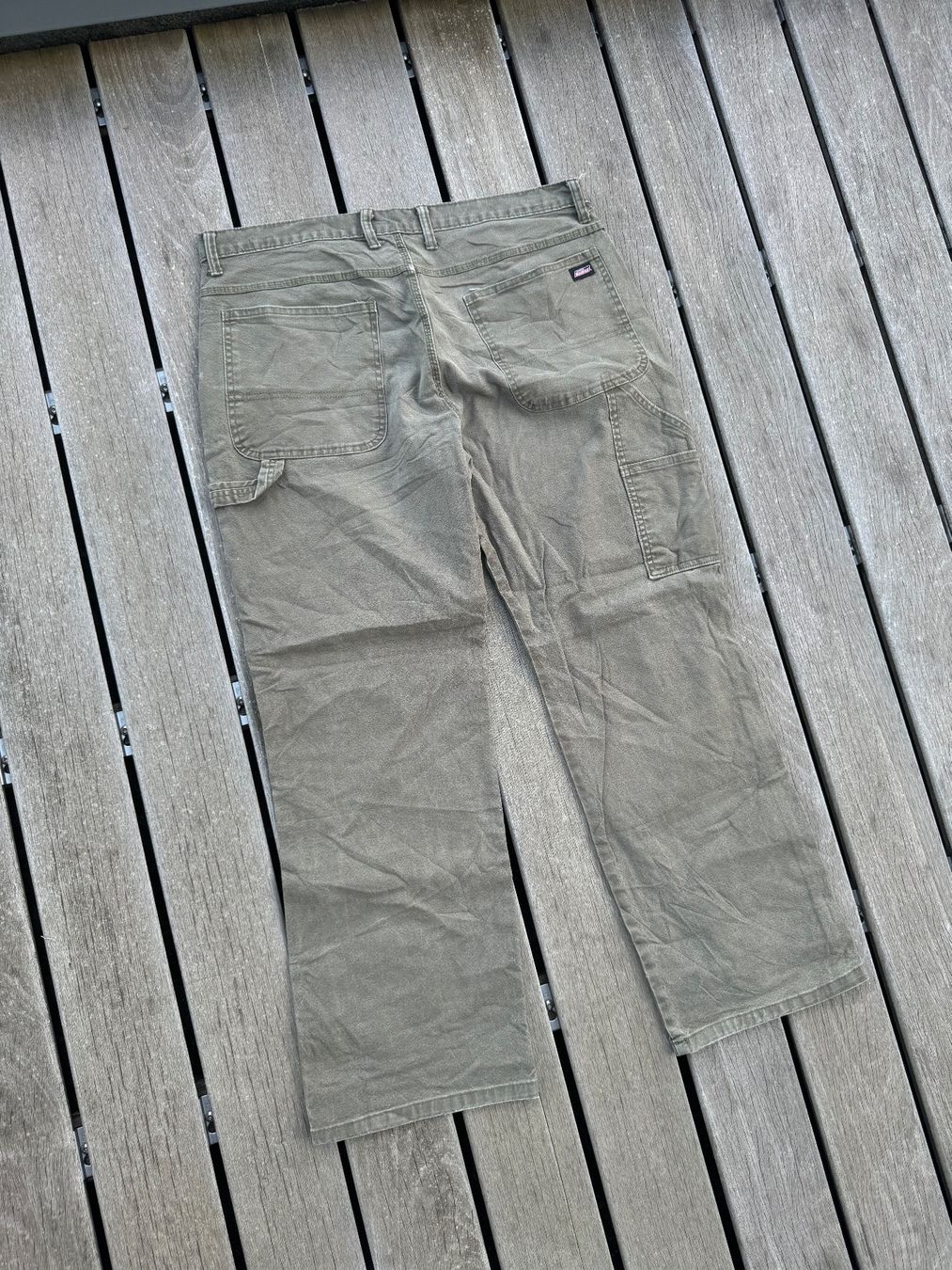 Dickies Pantaloni: Dickies pants – Usato da La Chaux-de-Fonds venduto da slishwardrobe 1