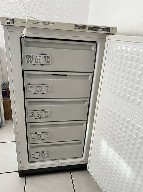 Congelatori: Tiefkühlschrank  – Usato da Biel/Bienne venduto da franz2504 1