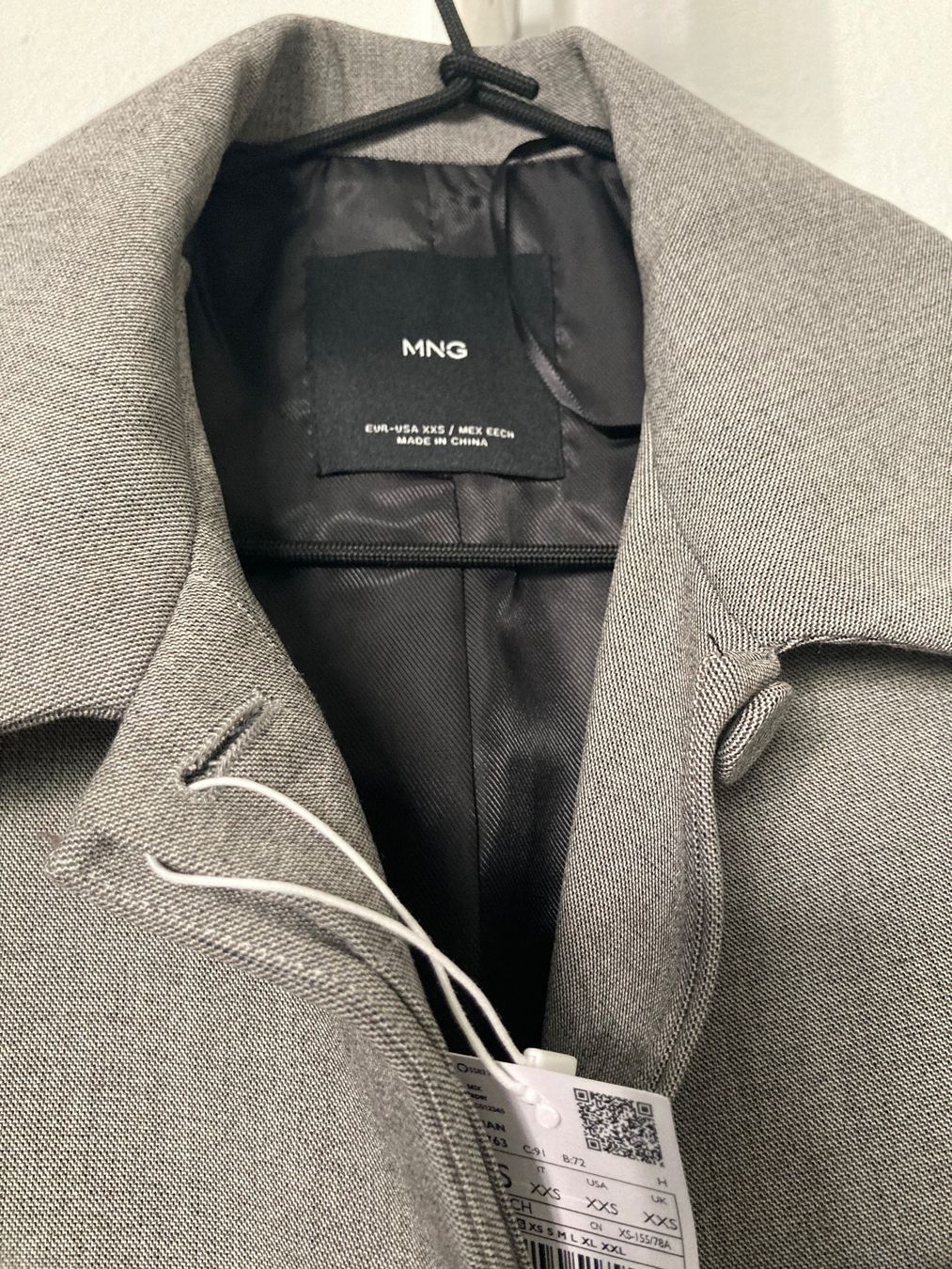Mango Giacche: Croppet Blazer von MNG – Nuovo (secondo la descrizione) da Thalwil venduto da Anahi 1