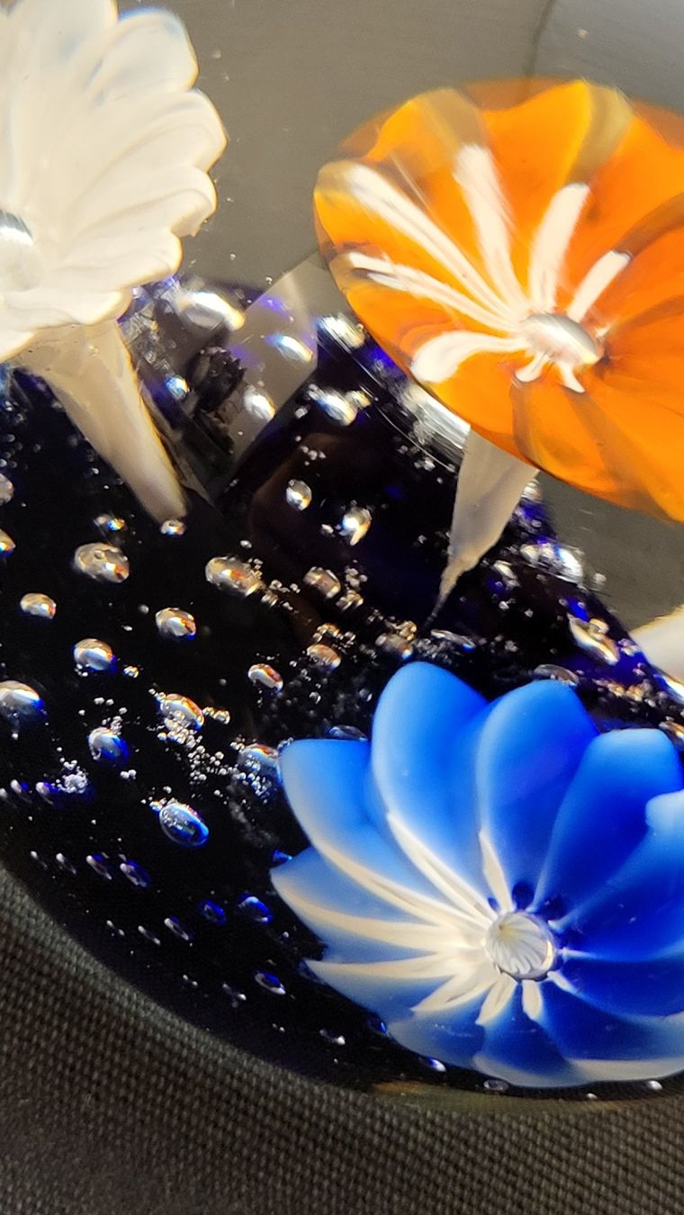 Murano Figurines: Paperweight mit farbigen Blüten – D'occasion à Basel par spinne02 3