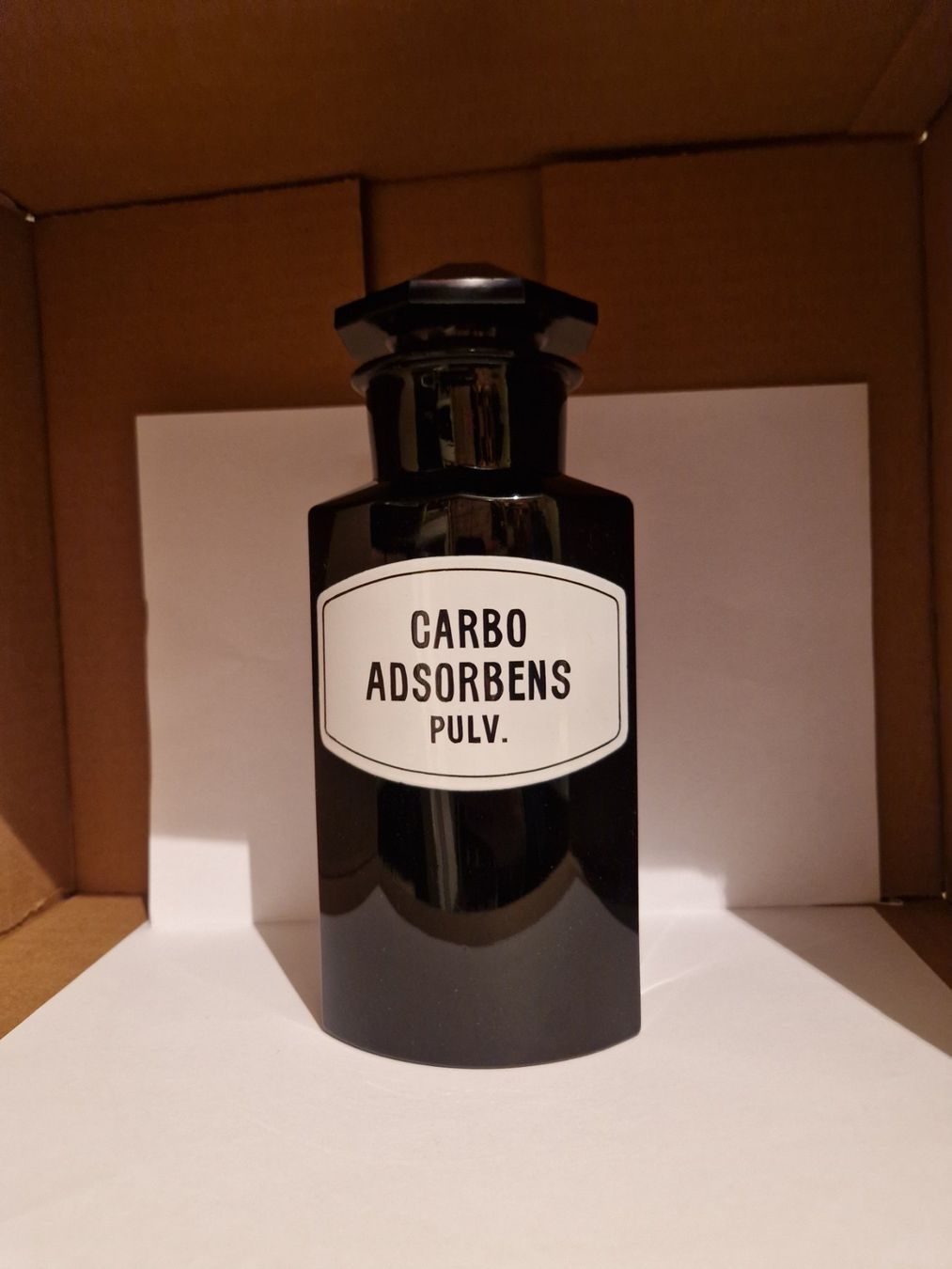 Accessori da laboratorio: Alte Apothekerflasche CARBO. ADSORBENS – Usato da La Croix (Lutry) venduto da Lecollectioneur