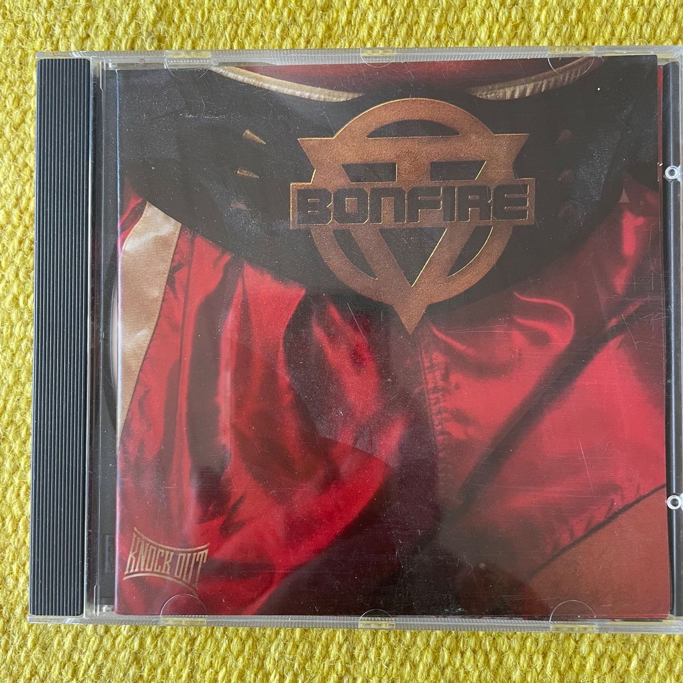 CD: BONFIRE-KNOCK OUT – Usato da Rorschacherberg venduto da CD-Roli