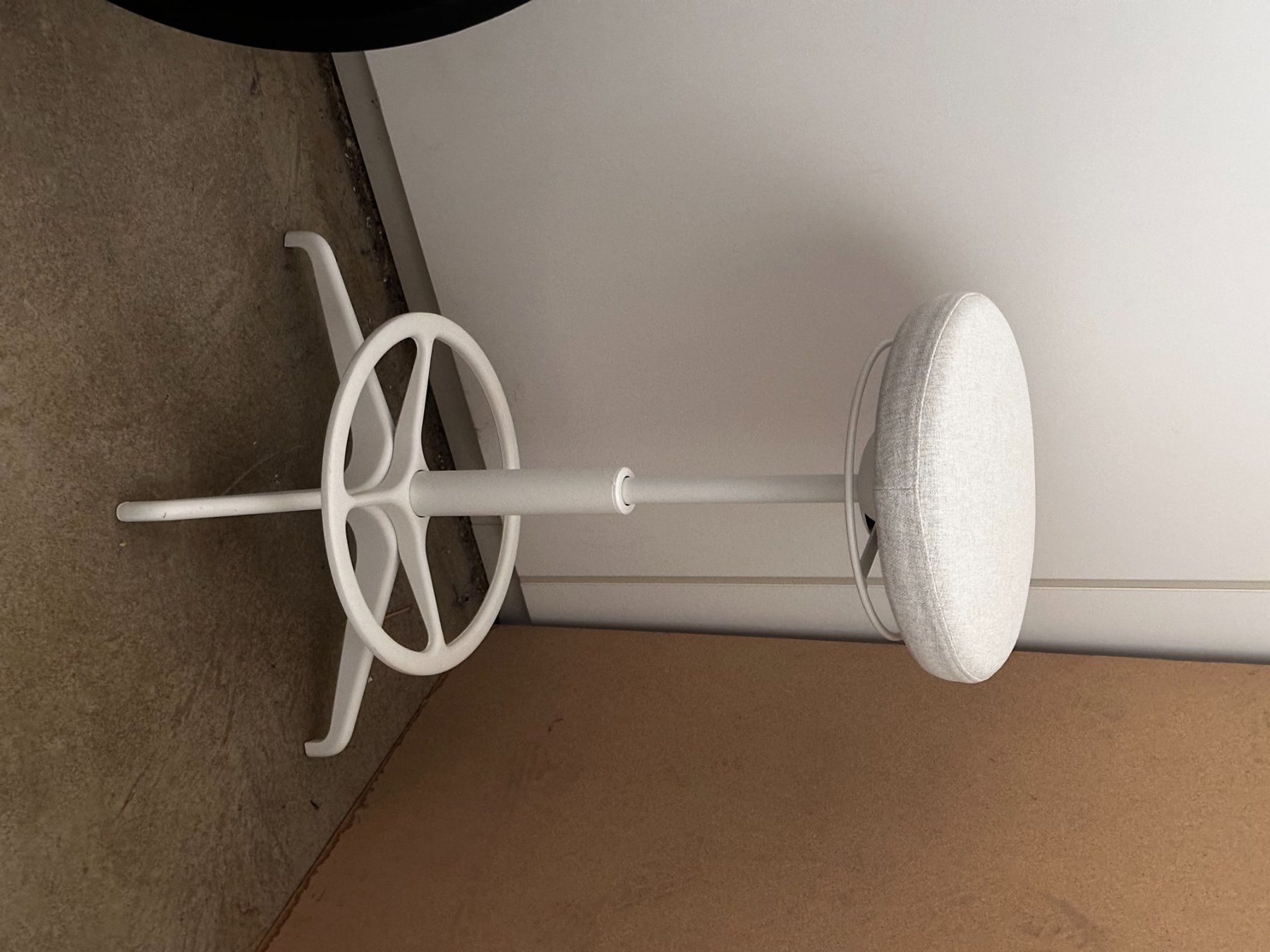 Ikea Hocker: IKEA LIDKULLEN Hocker – Gebraucht aus Triengen von Meetmeatthebodega