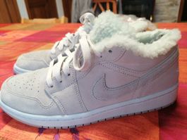 Nike Air Jordan 1 Low SE Sherpa Fleece Sneakers gr 42,neuves