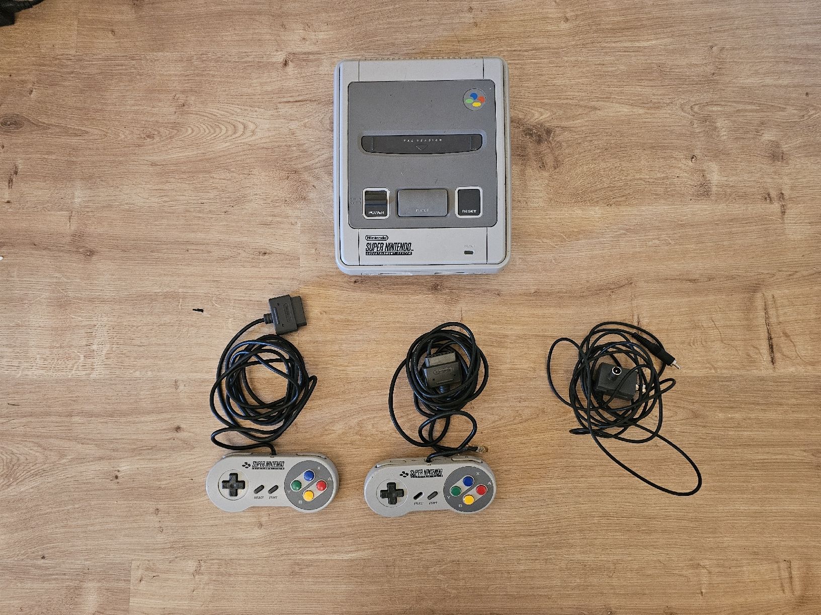 Nintendo Konsolen: super nitendo snes konsole – Defekt aus Kreuzlingen von milo-ss 1