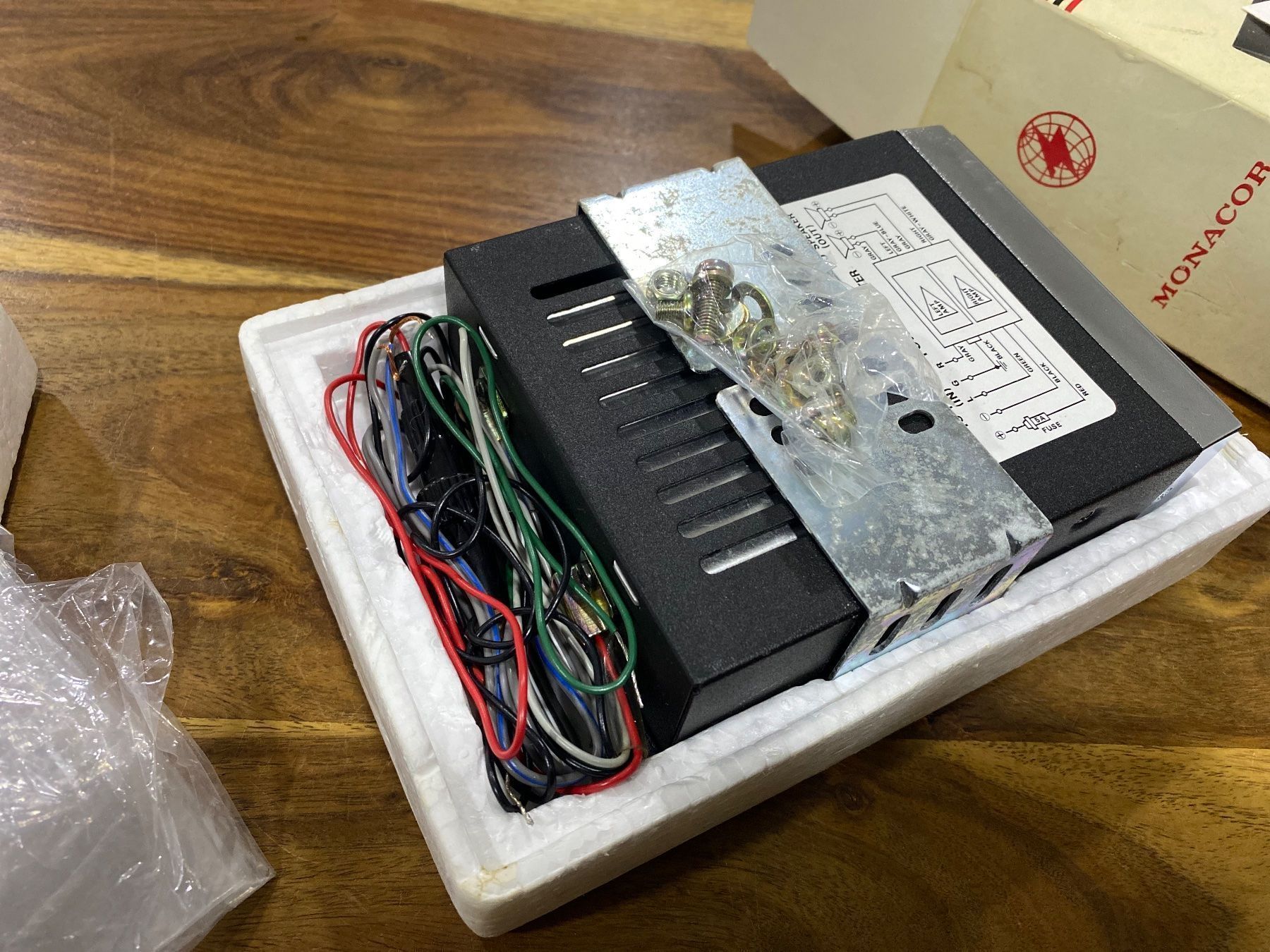Amplificatori: Monacor Stereo Autolautsprecher Verstärker – Usato da Birrwil venduto da Bendegriz 5