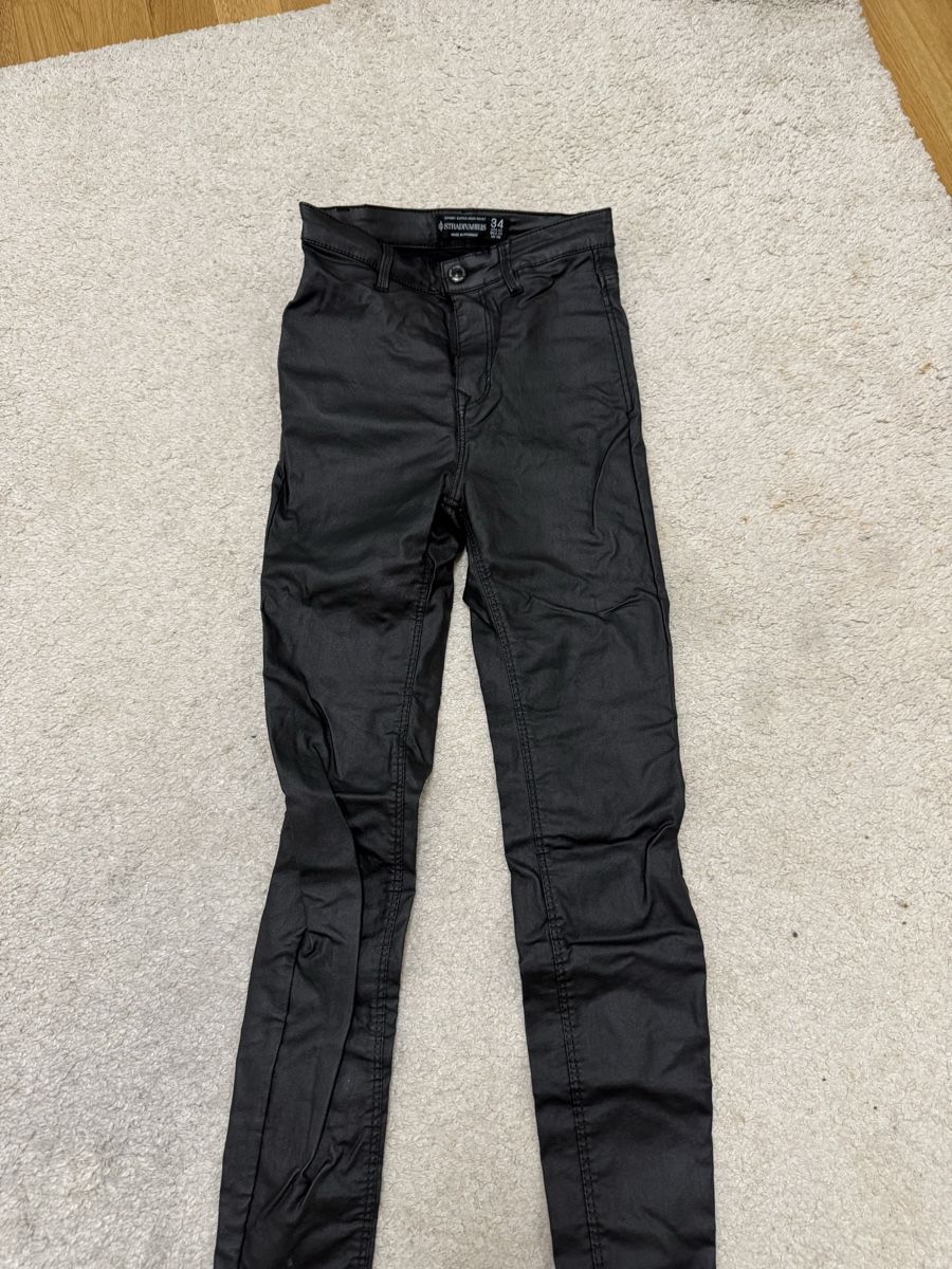 Pantalons: Hose  – D'occasion à Bolligen par arg_v256 2