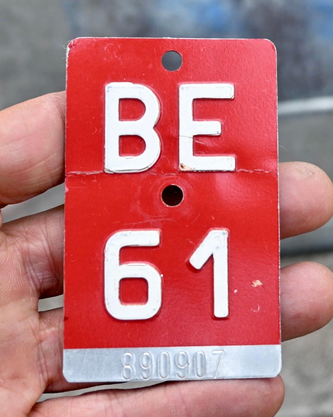 Schilder: Velonummer BE 61 von 1961 - Bern 890907 – Gebraucht aus Pfaffhausen von mono_rec