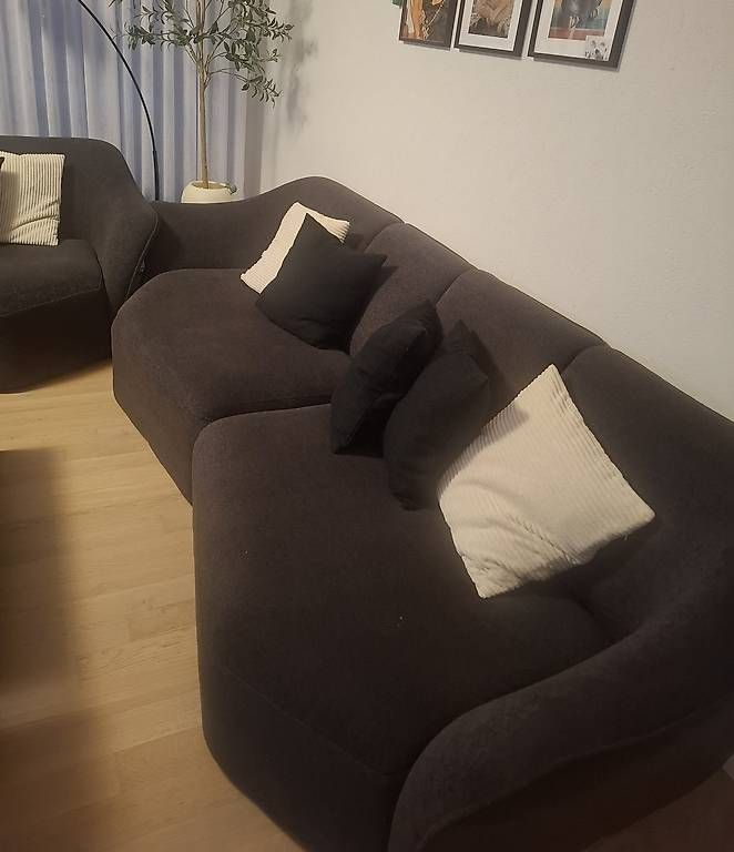 Sofas: 2 mal 4er sofas – D'occasion à reiden par drenusha02