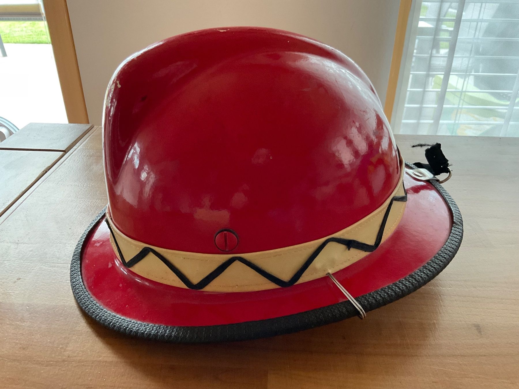 Feuerwehr: alter Feuerwehr Helm / Gr. 53 -61 – Gebraucht aus Rümlang von euqinom16