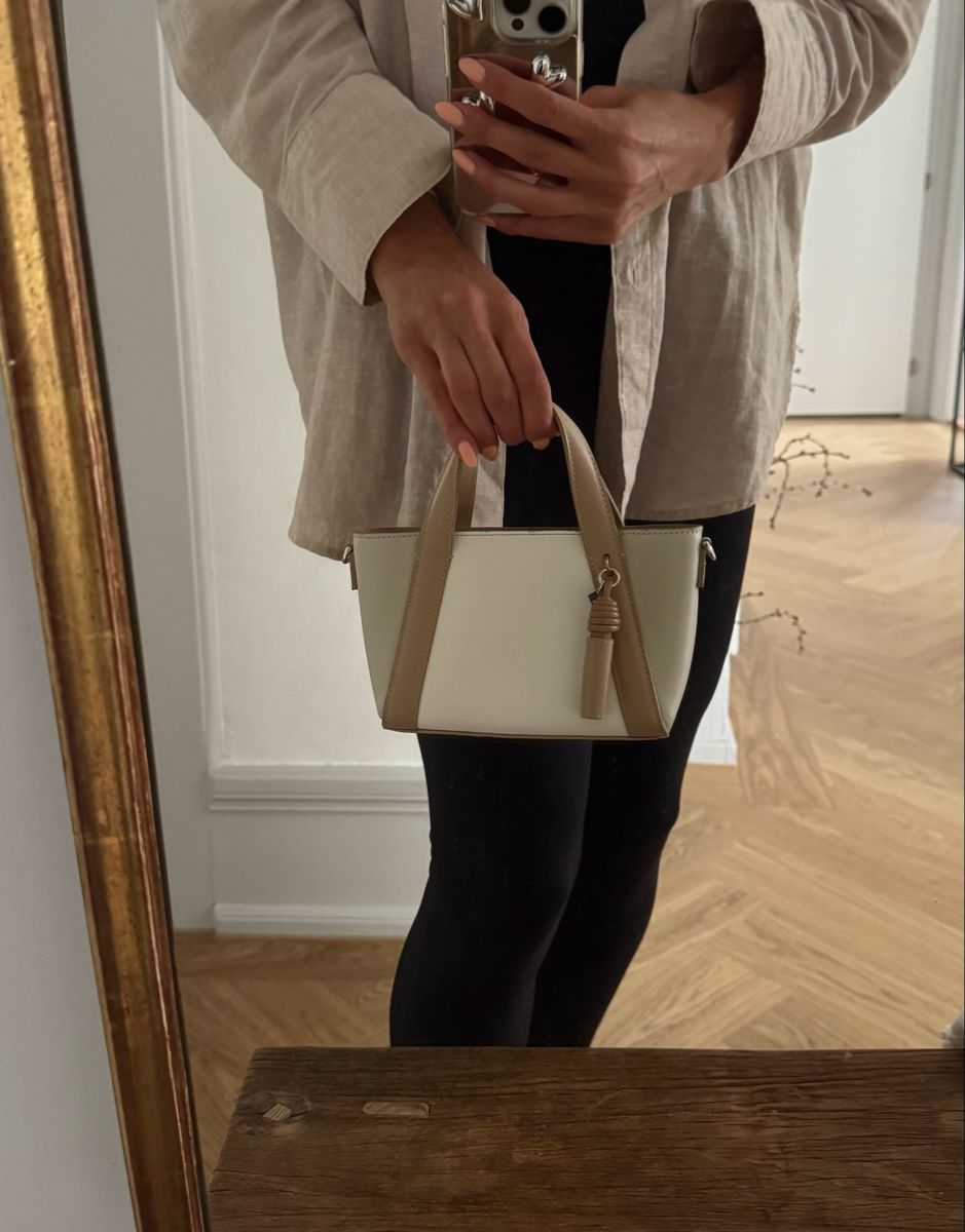 Akris Sacs femmes: Akris Alexa Mini Handtasche – D'occasion à Zürich par Laura2010 2