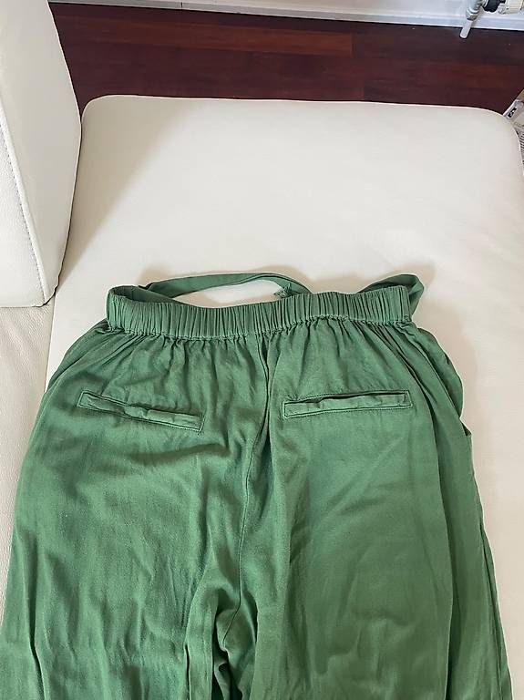 Pantaloni: Stoffhose grün von bold matters, Grösse L – Nuovo (secondo la descrizione) da Frauenfeld venduto da chbre 1