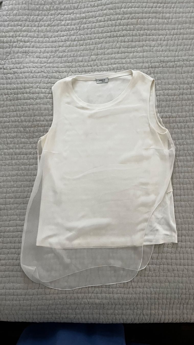 Akris Tops: AKRIS PUNTO: weisses Seidentop – Gebraucht aus Zürich von ann_ngp7