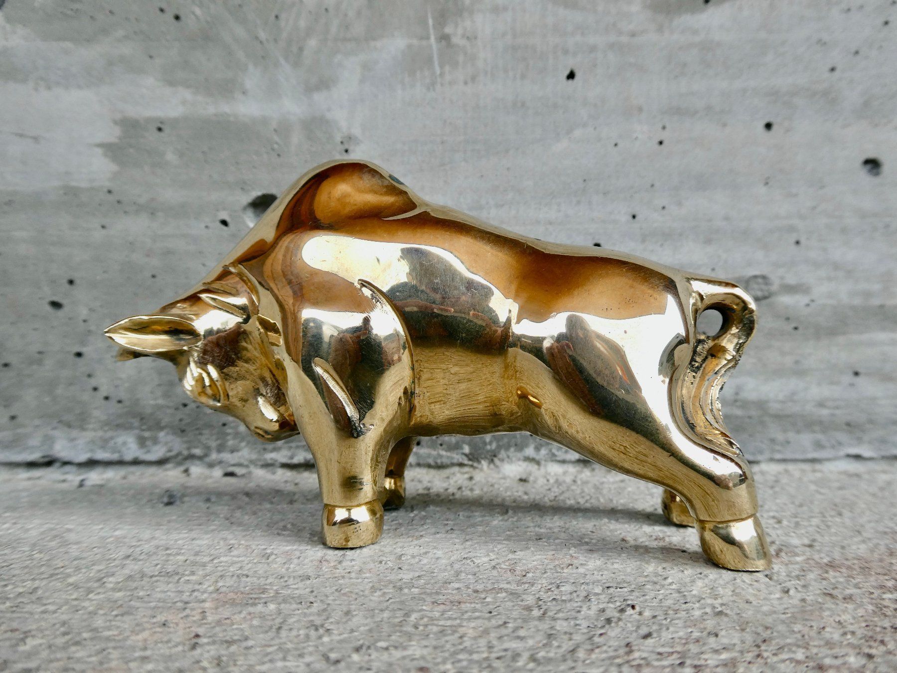Statuette: Stier schwerer Messingguss poliert – Usato da Lüchingen venduto da Eeizo 3