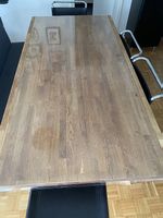 Holztisch 