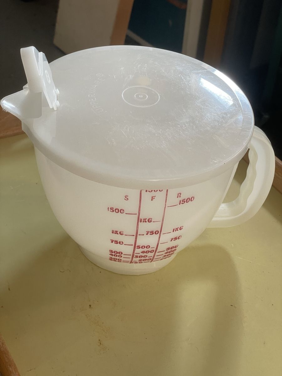 Elettrodomestici da cucina: Messbecher mit Deckel 2L gebraucht – Usato da Bellikon venduto da hofisan 1