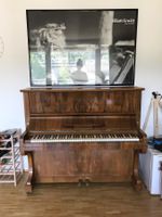 Wohlfahrt Klavier Nidau/Bienne, schönes Holzfurnier