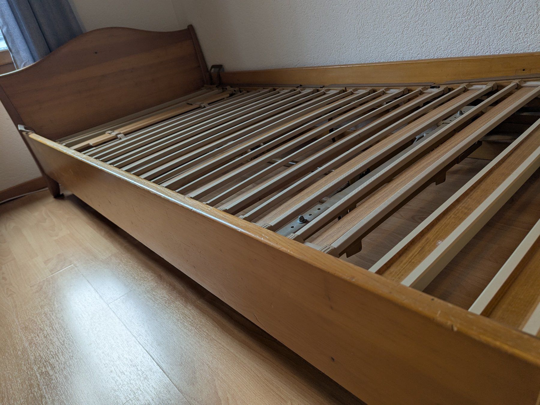 Betten: Massivholz Einzelbett, Naturholz – Gebraucht aus Biel/Bienne von tom_5jfw 4