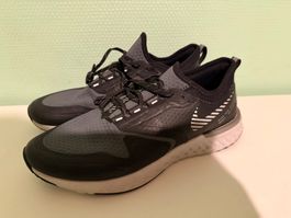 Nike Odyssey React 2 Shield Women Schuhe Gr. 40,5