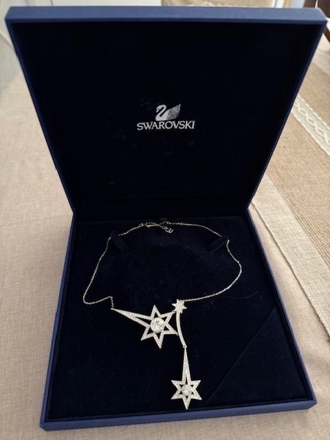 Swarovski Catenine: Collier Swarovski avec étoiles – Nuovo (secondo la descrizione) da Confignon venduto da Janka12