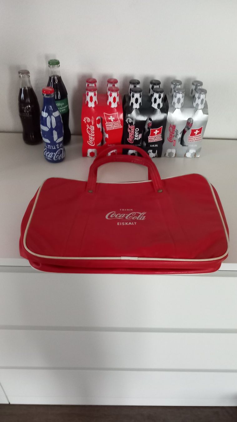 Coca-Cola Altro in Stoviglie & Bicchieri: Verschiedene Coca-cola Flaschen – Nuovo e nell'imballaggio originale da Langnau am Albis venduto da Charlytheant