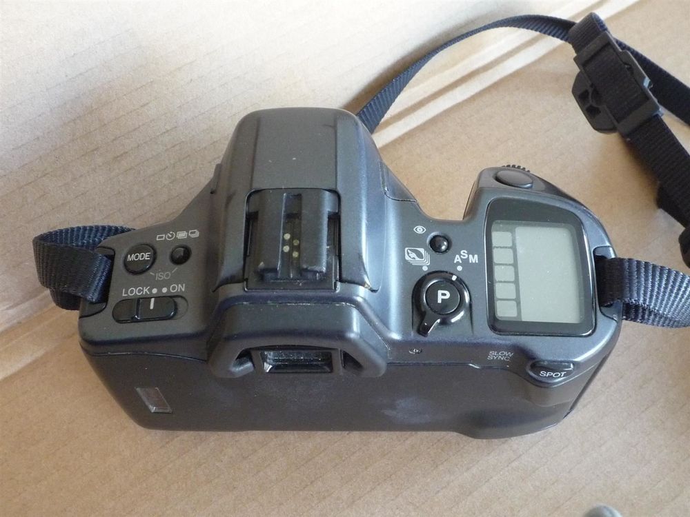 Minolta Fotocamera: Minolta Dynax 500si  Kameragehäuse ok, nur -  Batteriedeckel – Usato da Flims Waldhaus venduto da Gutveina 3