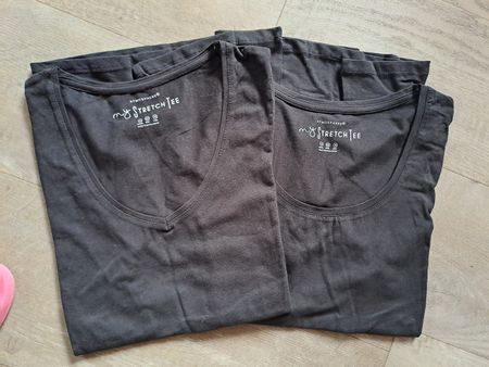 2x T-Shirts Damen Grösse M schwarz 
