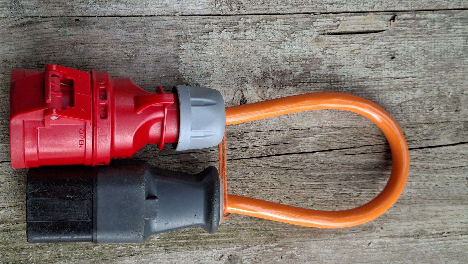 Cavi: Adapter Stromkabel J15 5pol auf CEE16 5pol – Usato da Heiligenschwendi venduto da pasaju 1